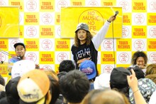 「WANIMA『Think That...』発売記念 アコースティックLIVE」の様子。（Photo by Yuji Honda ）