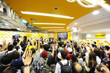 「WANIMA『Think That...』発売記念 アコースティックLIVE」の様子。（Photo by Yuji Honda ）