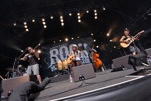 OVERGROUND ACOUSTIC UNDERGROUND（写真提供：rockin'on japan）