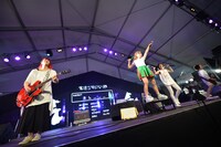 魔法少女になり隊（写真提供：rockin'on japan）