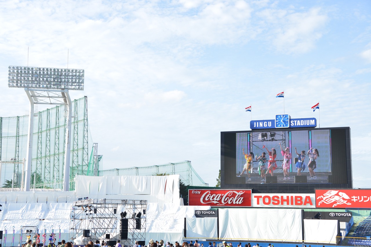 神宮球場のバックスクリーンに映る妄想キャリブレーション。