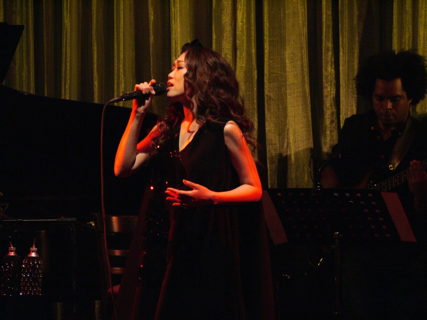 「JUJU JAZZ LIVE 2015 with TAKUYA KURODA QUINTET from NY」の様子。（写真提供：Sony Music Associated Records）