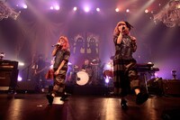 PUFFY（撮影：板橋淳一）