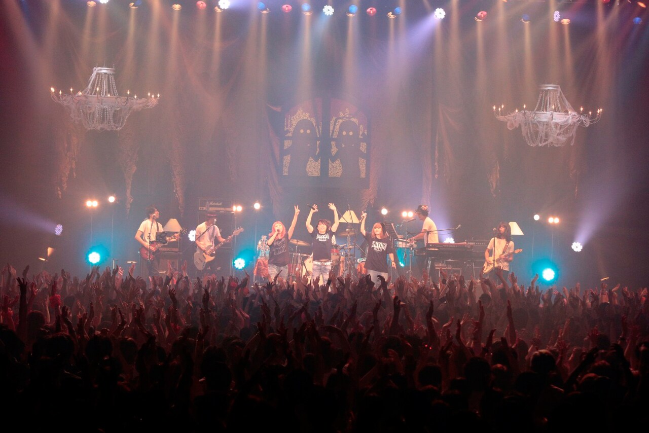 PUFFY対バンシリーズ第1弾でT.M.Revolutionに愛の公開説教