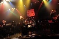 8月8日に東京・新木場STUDIO COASTにて実施されたフリーライブ「デビュー記念 Free Live "SCAPE" at STUDIO COAST」の様子。（写真提供：EXIT TUNES）