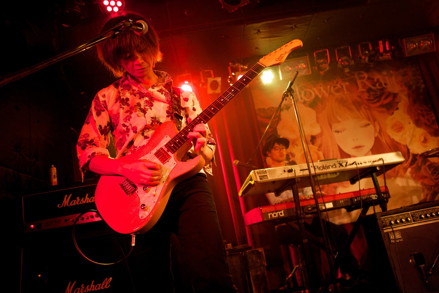 左から白須賀悟（G）、有木竜郎（Key）。（Photo by yuco）