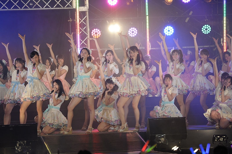 SKE48「美浜海遊祭2015 SPECIAL LIVE SHOW」の様子。(c)AKS