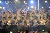 SKE48「美浜海遊祭2015 SPECIAL LIVE SHOW」の様子。(c)AKS
