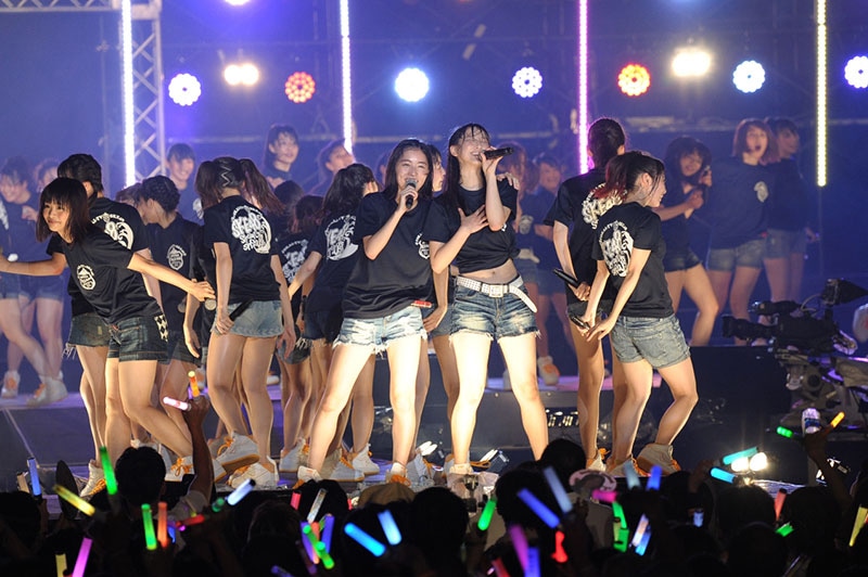 SKE48「美浜海遊祭2015 SPECIAL LIVE SHOW」の様子。(c)AKS