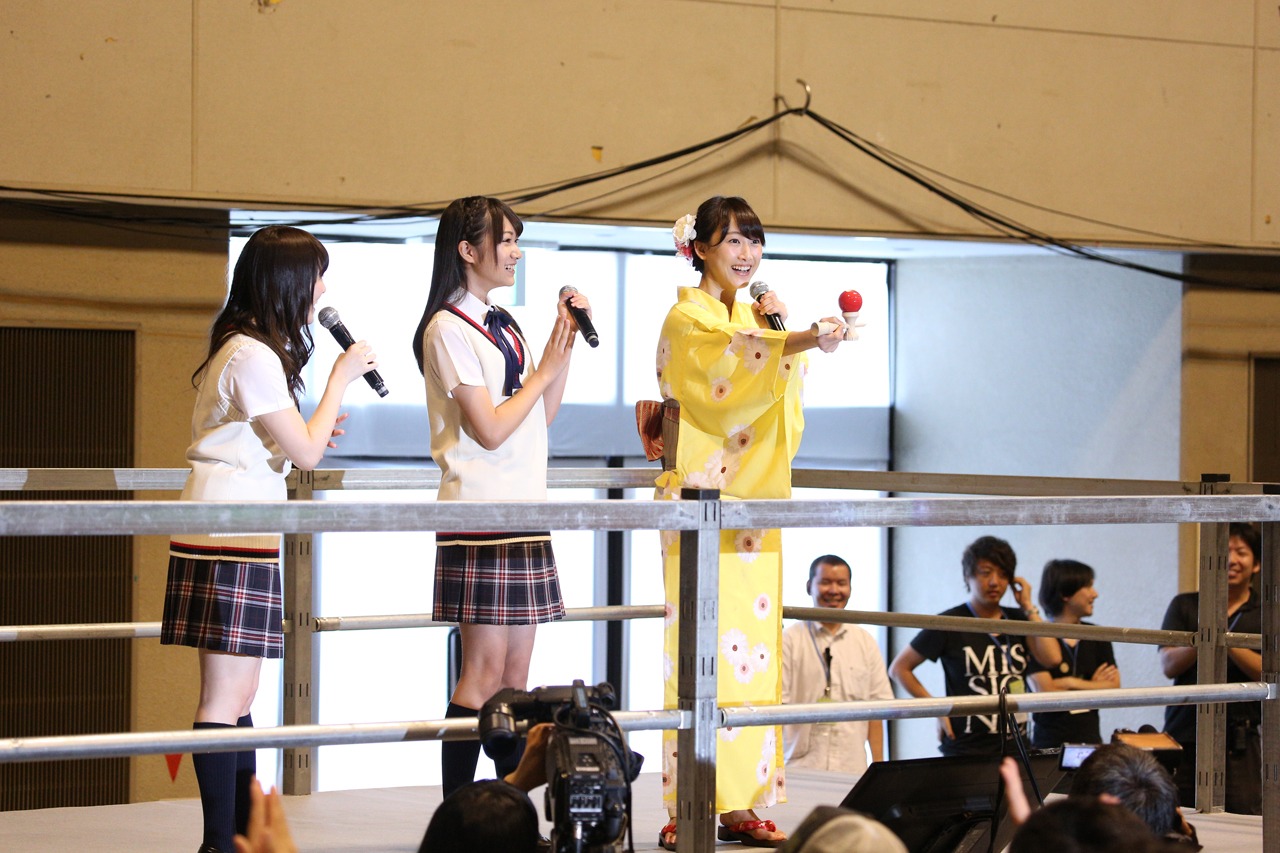 「松井玲奈と思いで争奪 名古屋横断ウルトラクイズ」の様子。(c)AKS
