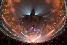 星野源「星野源のひとりエッジ in 武道館」8月13日の東京・日本武道館公演の様子。（撮影：岸田哲平）