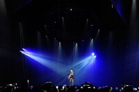 星野源「星野源のひとりエッジ in 武道館」8月13日の東京・日本武道館公演の様子。（撮影：岸田哲平）