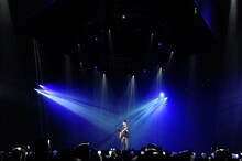 星野源「星野源のひとりエッジ in 武道館」8月13日の東京・日本武道館公演の様子。（撮影：岸田哲平）