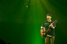 星野源「星野源のひとりエッジ in 武道館」8月13日の東京・日本武道館公演の様子。（撮影：岸田哲平）
