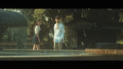 miwa「夜空。feat.ハジ→」のミュージックビデオのワンシーン。