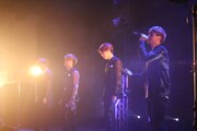 「SHU-I LIVE TOUR 2015『I-DREAM』」原宿クエストホール公演の様子。（写真提供：ビクターエンタテインメント）