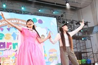 道頓堀歌劇団の彩木咲良（左）と根岸可蓮（右）。（撮影：笹森健一）