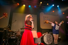 トミタ栞（写真提供：EPICレコードジャパン）