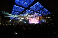 「EVENING with YOSHIKI in Tokyo Japan 2015」8月15日公演の様子。（写真提供：ジャパンミュージックエージェンシー）