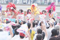 「Hi! Summer Dreamer」を披露する夢みるアドレセンス。（撮影：稲垣謙一）