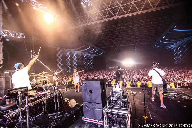 「SUMMER SONIC 2015」でのFACTのパフォーマンスの様子。（Photo by SHINGO TAMAI）