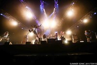 「SUMMER SONIC 2015」でのFACTのパフォーマンスの様子。（Photo by SHINGO TAMAI）