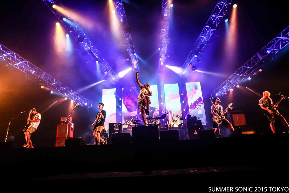 「SUMMER SONIC 2015」でのFACTのパフォーマンスの様子。（Photo by SHINGO TAMAI）