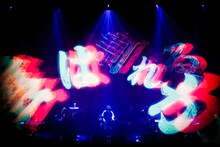 「amazarashi 5th anniversary live 3D edition」豊洲PIT公演の様子。（写真提供：ソニー・ミュージックアソシエイテッドレコーズ）