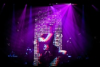 「amazarashi 5th anniversary live 3D edition」豊洲PIT公演の様子。（写真提供：ソニー・ミュージックアソシエイテッドレコーズ）