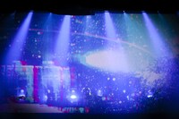 「amazarashi 5th anniversary live 3D edition」豊洲PIT公演の様子。（写真提供：ソニー・ミュージックアソシエイテッドレコーズ）