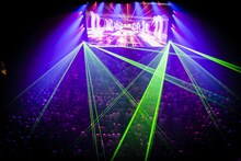 「amazarashi 5th anniversary live 3D edition」豊洲PIT公演の様子。（写真提供：ソニー・ミュージックアソシエイテッドレコーズ）