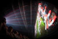 「amazarashi 5th anniversary live 3D edition」豊洲PIT公演の様子。（写真提供：ソニー・ミュージックアソシエイテッドレコーズ）