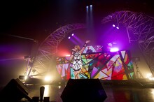 「CAPSULE -"WAVE RUNNER" RELEASE LIVE-」東京・赤坂BLITZ公演の様子。（Photo by GAKU MAEDA）