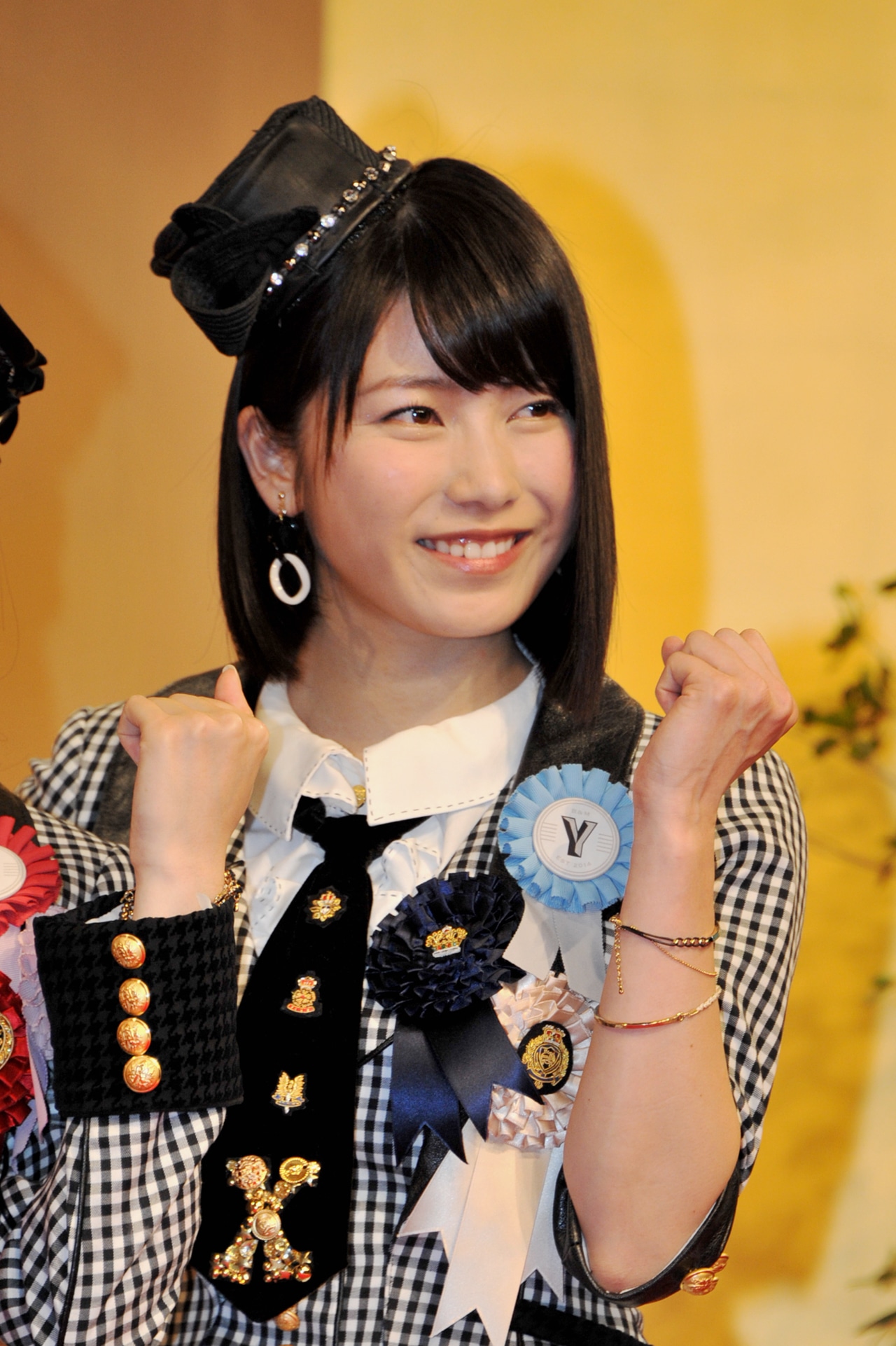 横山由依
