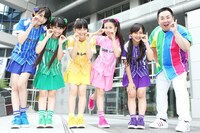 たこやきレインボーと塚地武雅（右端）。(c)関西テレビ