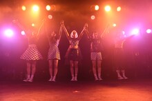 ベイビーレイズJAPANによるライブの様子。