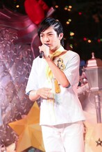 吉田仁人（撮影：笹森健一）(c)2015 SANRIO CO., LTD.