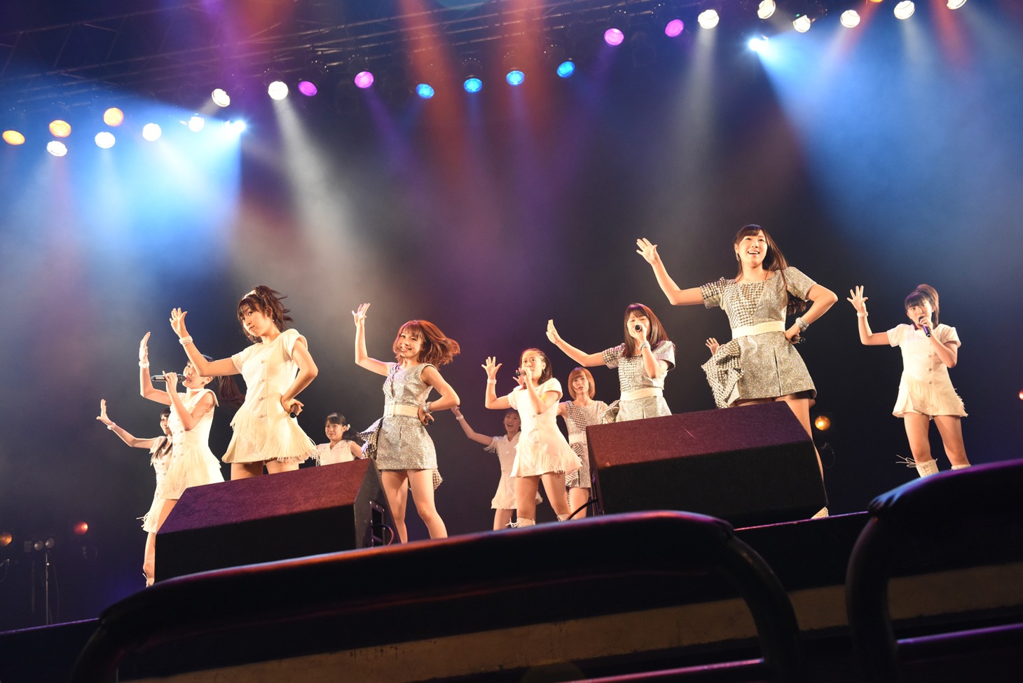 モーニング娘。'15によるライブ前のリハーサルの様子。
