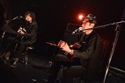 武藤昭平 with ウエノコウジ（Photo by AZUSA TAKADA）
