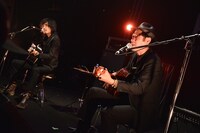 武藤昭平 with ウエノコウジ（Photo by AZUSA TAKADA）