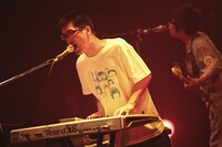 mono（撮影：ハヤシサトル）