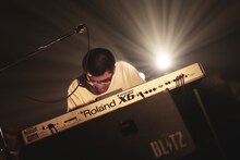 mono（撮影：ハヤシサトル）