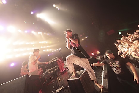 神聖かまってちゃん（撮影：ハヤシサトル）