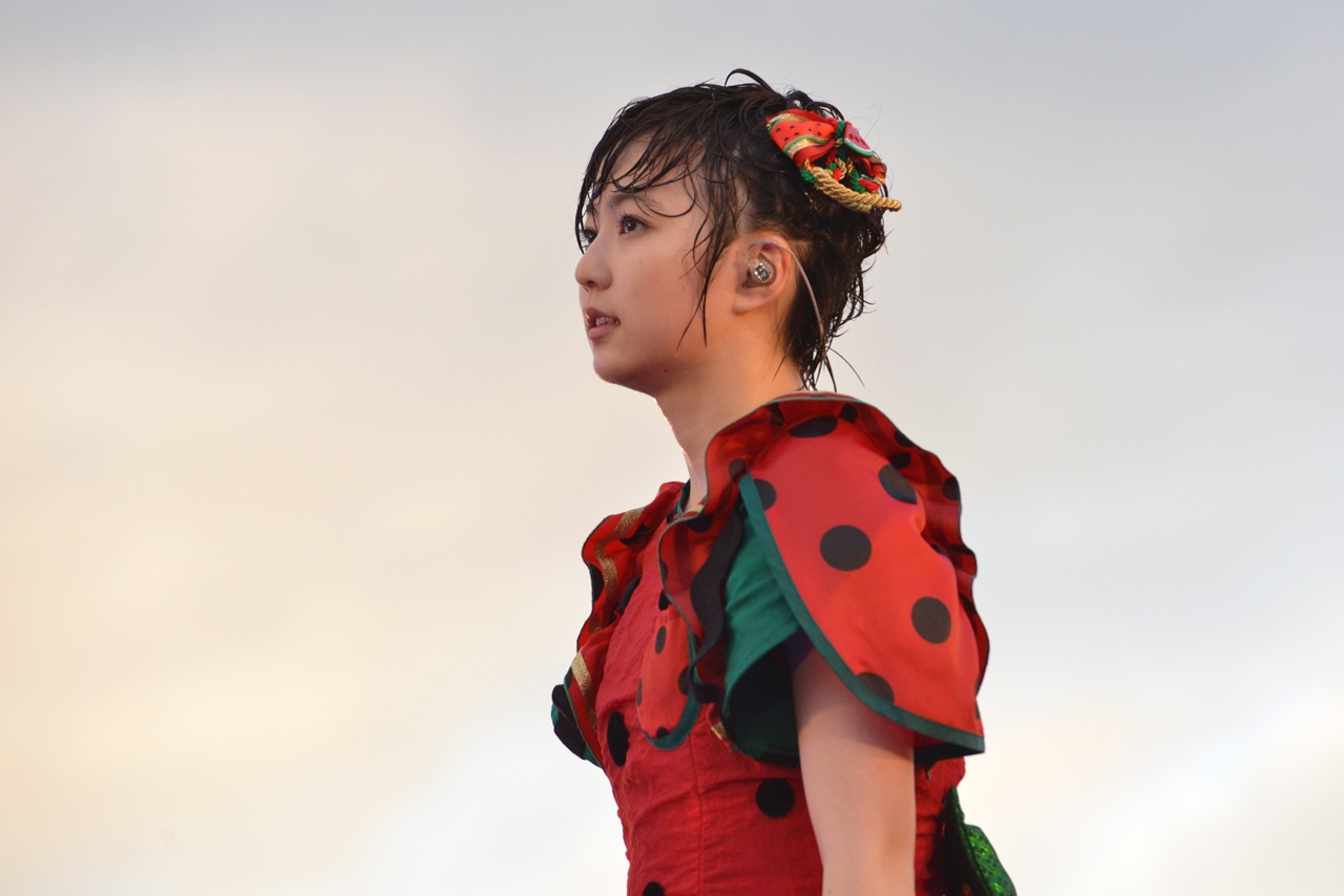 安本彩花