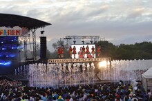 私立恵比寿中学「エビ中 夏のファミリー遠足 略してファミえん in 長岡2015」の様子。