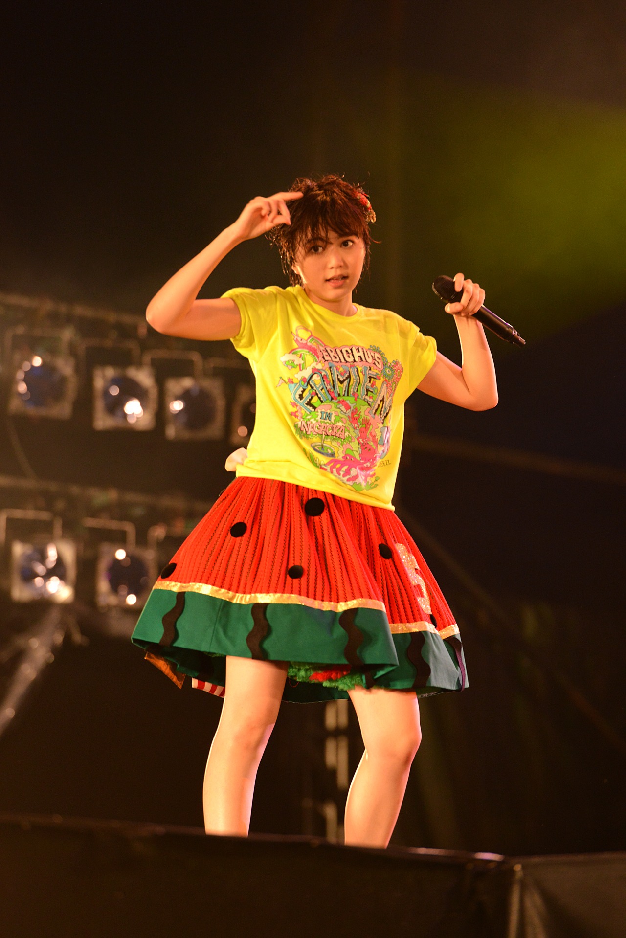 安本彩花