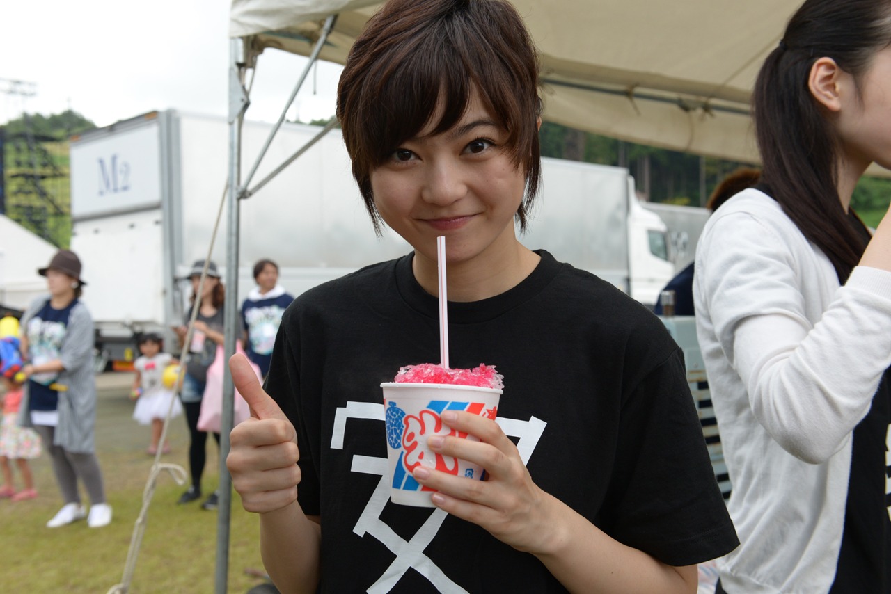 安本彩花