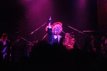 「KAMIJO World Tour 2015 -20th ANNIVERSARY BEST- JAPAN FINAL」東京キネマ倶楽部公演の様子。 （撮影：町田拓也）