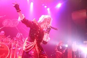 「KAMIJO World Tour 2015 -20th ANNIVERSARY BEST- JAPAN FINAL」東京キネマ倶楽部公演の様子。 （撮影：町田拓也）