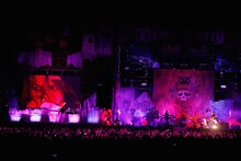 VAMPS「BEAST PARTY」8月22日公演の様子。